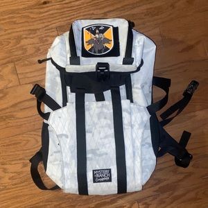 Carryology x Mystery Ranch The Spartan in Multicam Alpine 16L